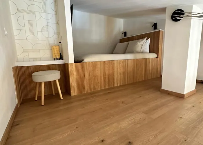 Spray - Port-grimaud - Parking Gratuit - La Petite Venise 格里莫